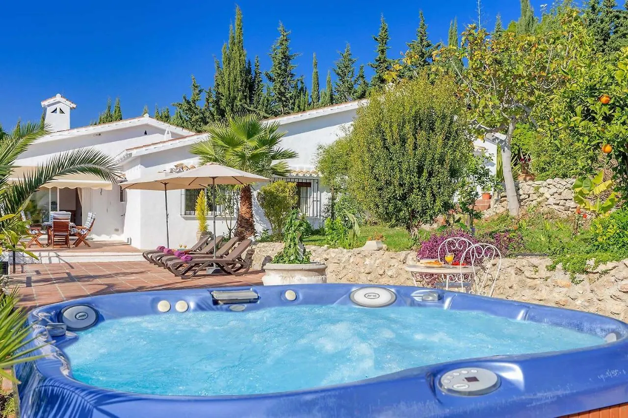 Private Heated Pool, Jacuzzi & 1225M2 Garden In Villa Cipreses Frigiliana