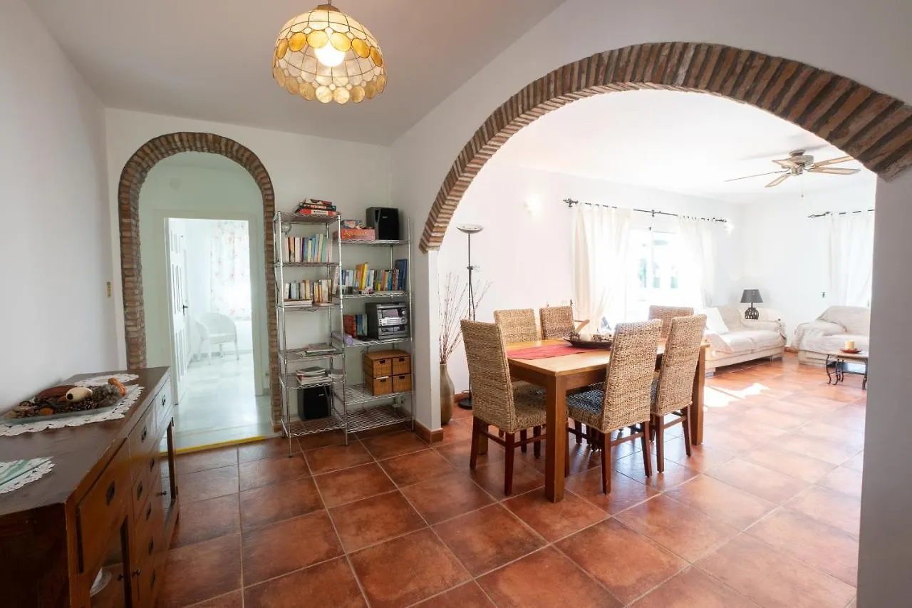Private Heated Pool, Jacuzzi & 1225M2 Garden In Villa Cipreses Frigiliana