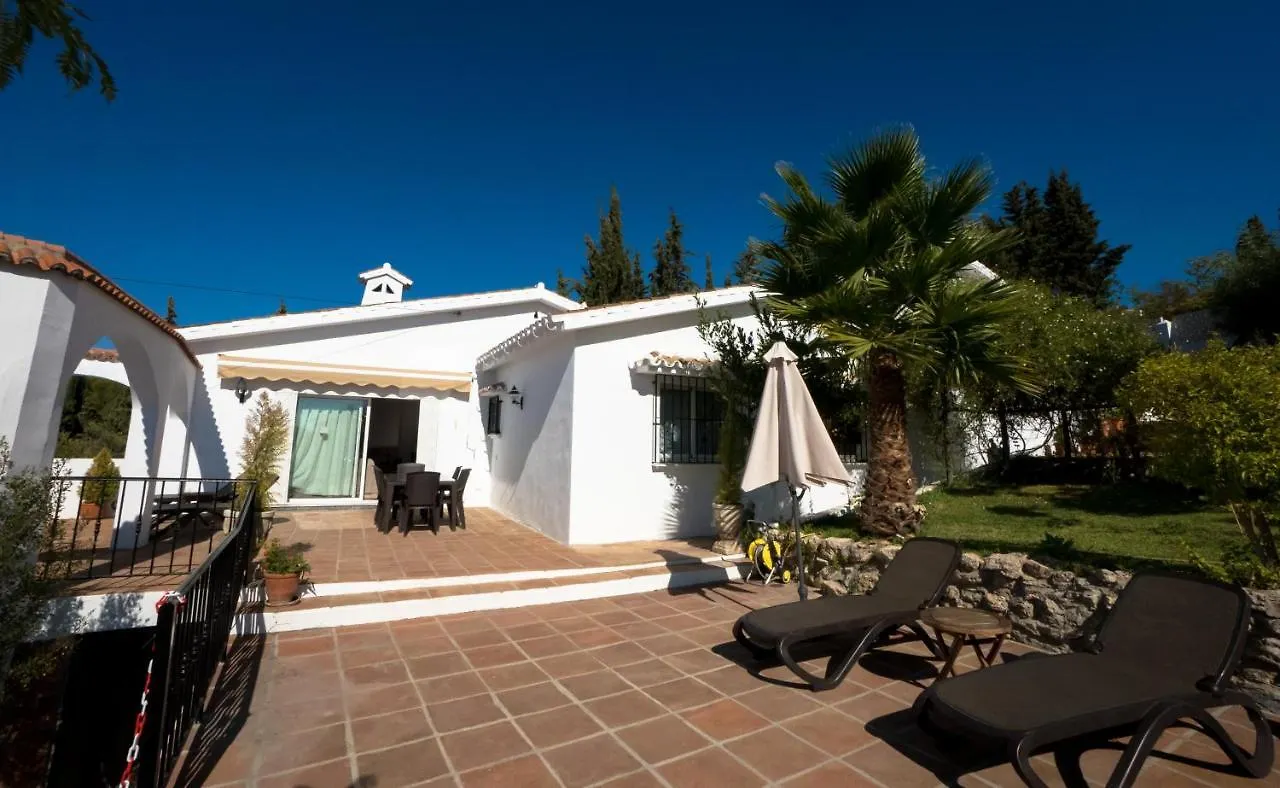 Private Heated Pool, Jacuzzi & 1225M2 Garden In Villa Cipreses Frigiliana Spain