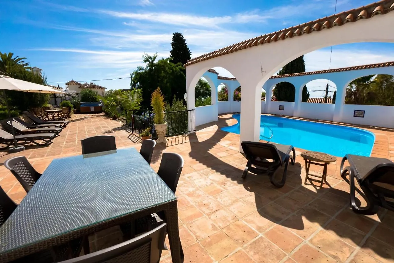 Private Heated Pool, Jacuzzi & 1225M2 Garden In Villa Cipreses Frigiliana