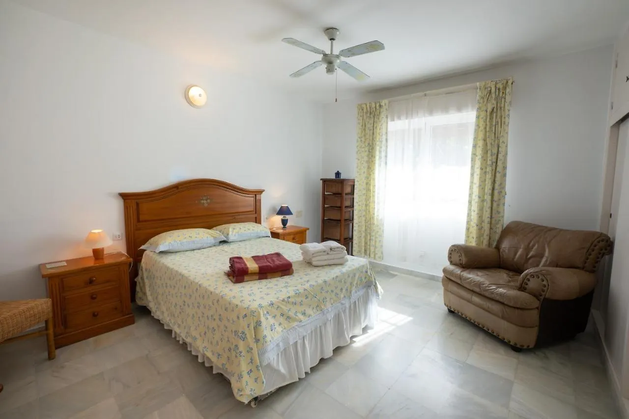 Private Heated Pool, Jacuzzi & 1225M2 Garden In Villa Cipreses Frigiliana
