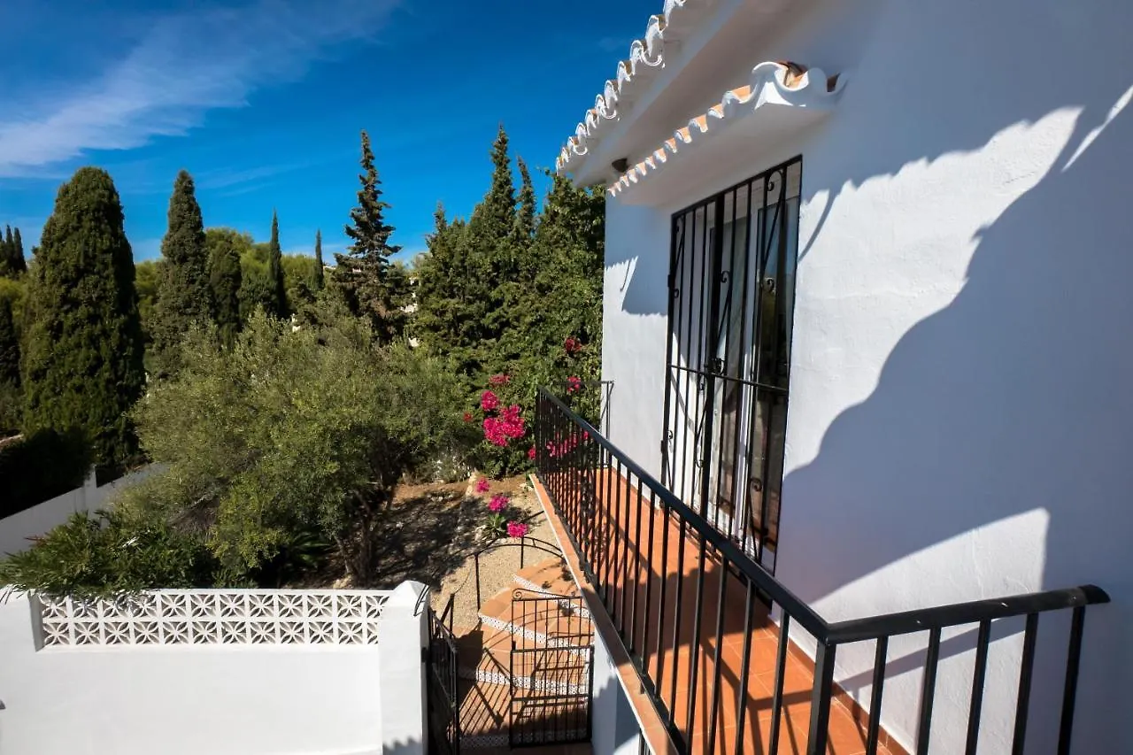 Private Heated Pool, Jacuzzi & 1225M2 Garden In Villa Cipreses Frigiliana