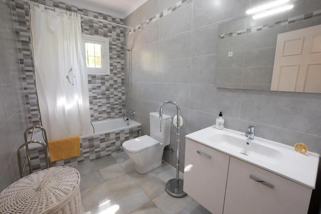 Private Heated Pool, Jacuzzi & 1225M2 Garden In Villa Cipreses Frigiliana