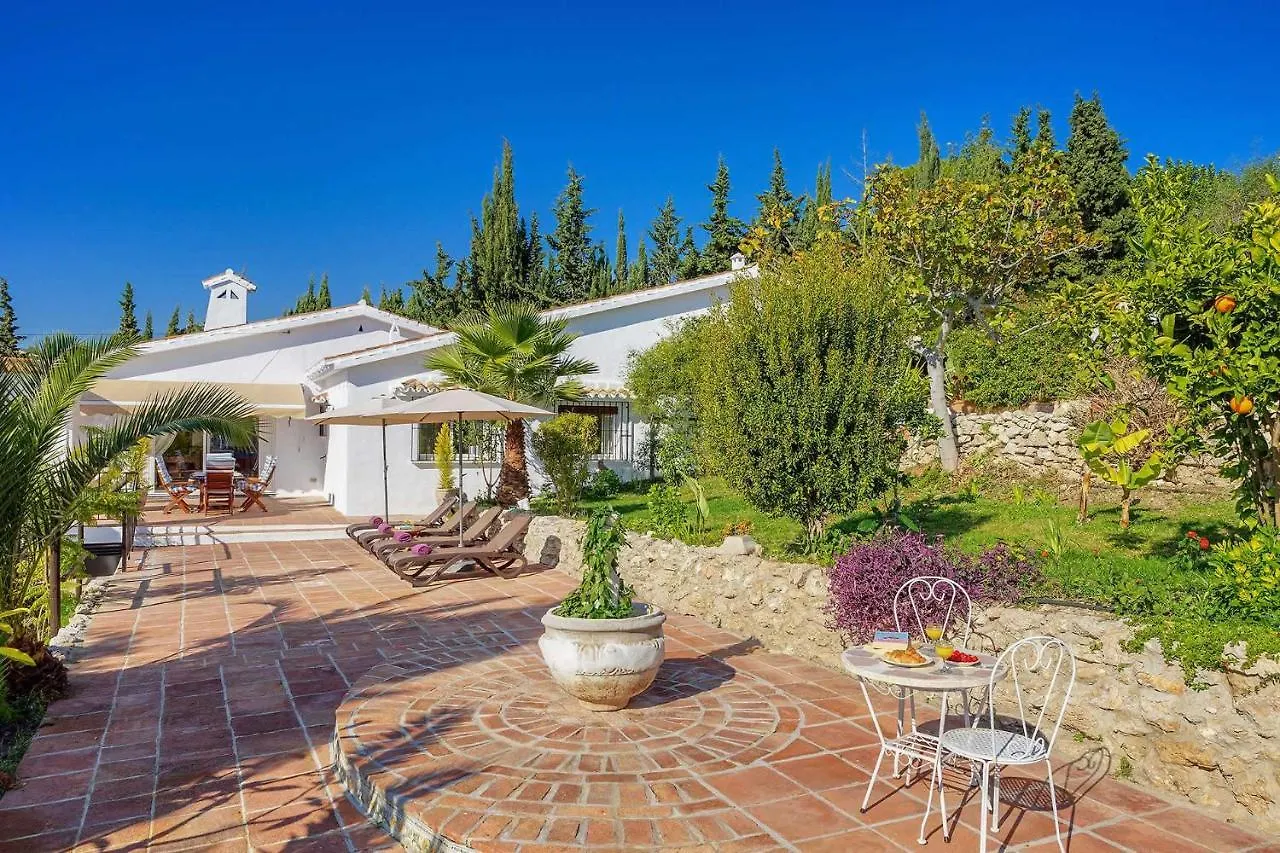 Private Heated Pool, Jacuzzi & 1225M2 Garden In Villa Cipreses Frigiliana
