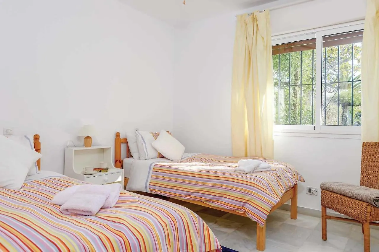 Private Heated Pool, Jacuzzi & 1225M2 Garden In Villa Cipreses Frigiliana